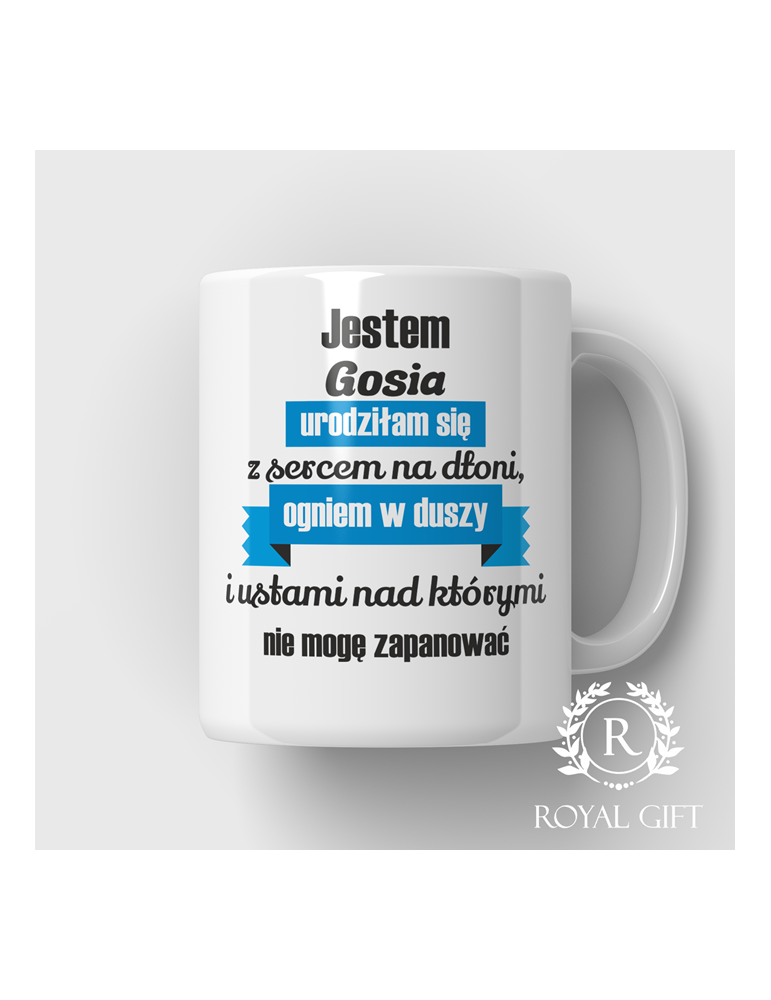 Kubek z imieniem serce na dłoni